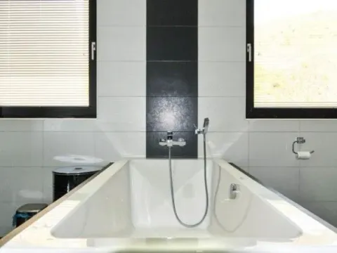 Prodaja, kuća, 396m², Tivat, Crna Gora - image 7