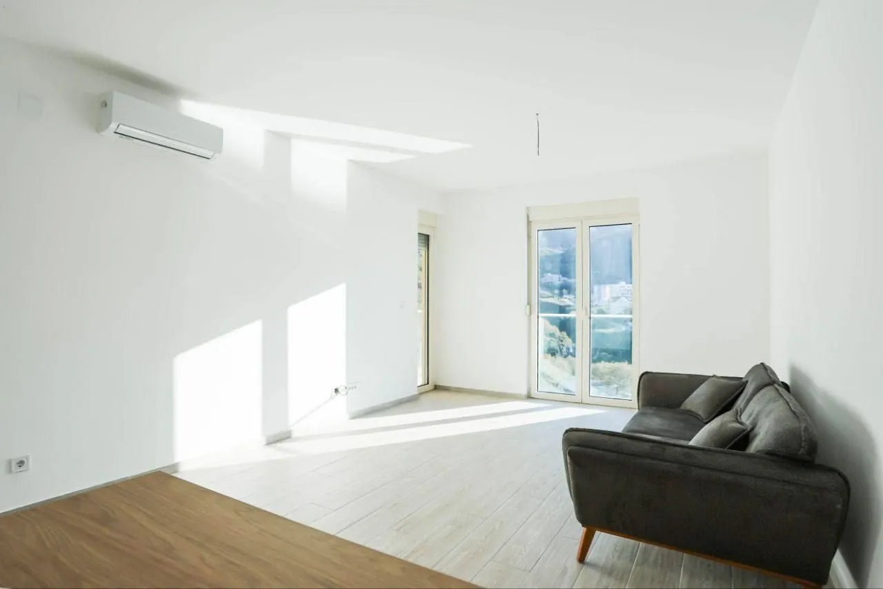 Rent, one bedroom apartment, 57m², Bečići, Budva