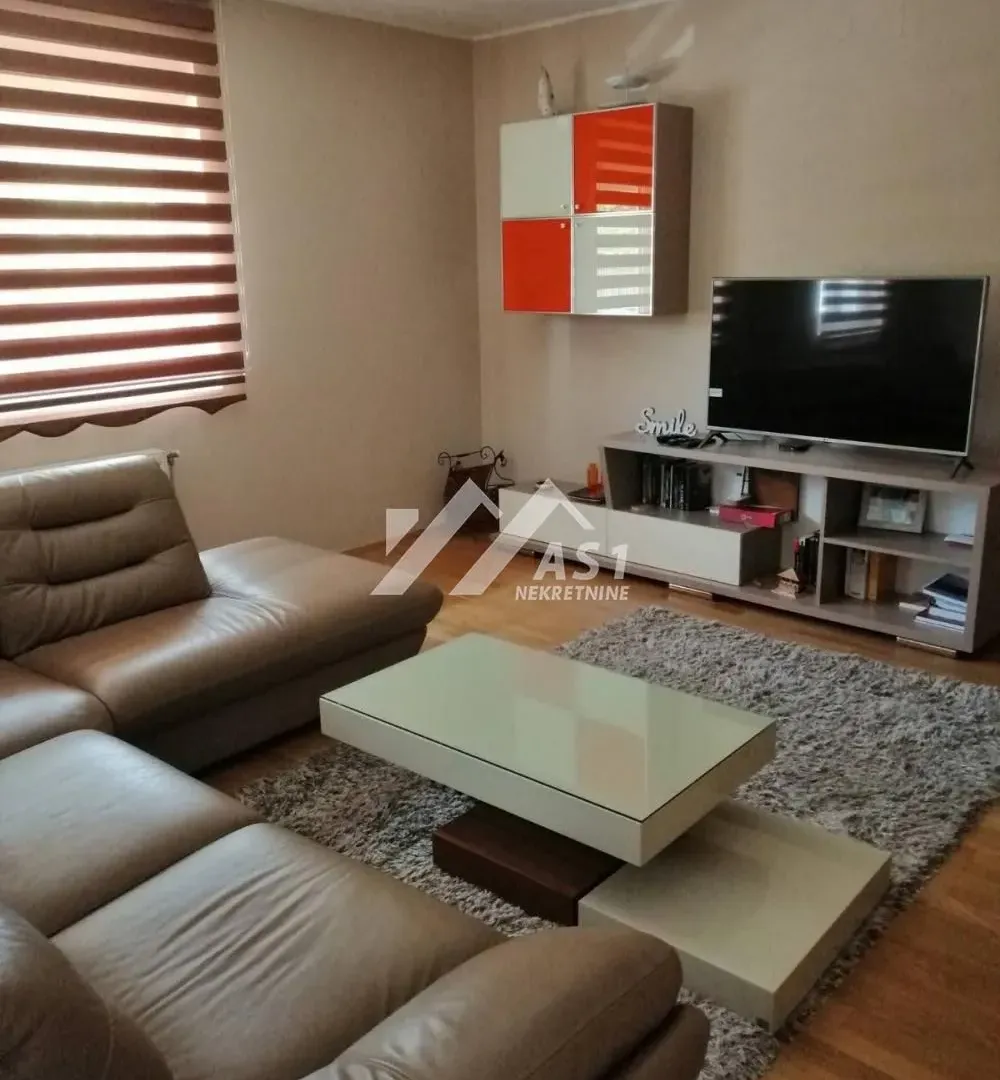 Izdavanje, četvorosoban stan, 95m², Novo naselje, Novi Sad