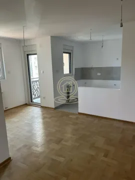 Prodaja, trosoban stan, 65m², Kluz, Zvezdara Sve Podlokacije - image 8
