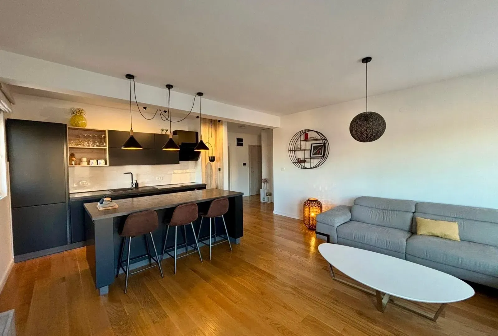 Prodaja, dvosoban stan, 70m², Central Point, Podgorica