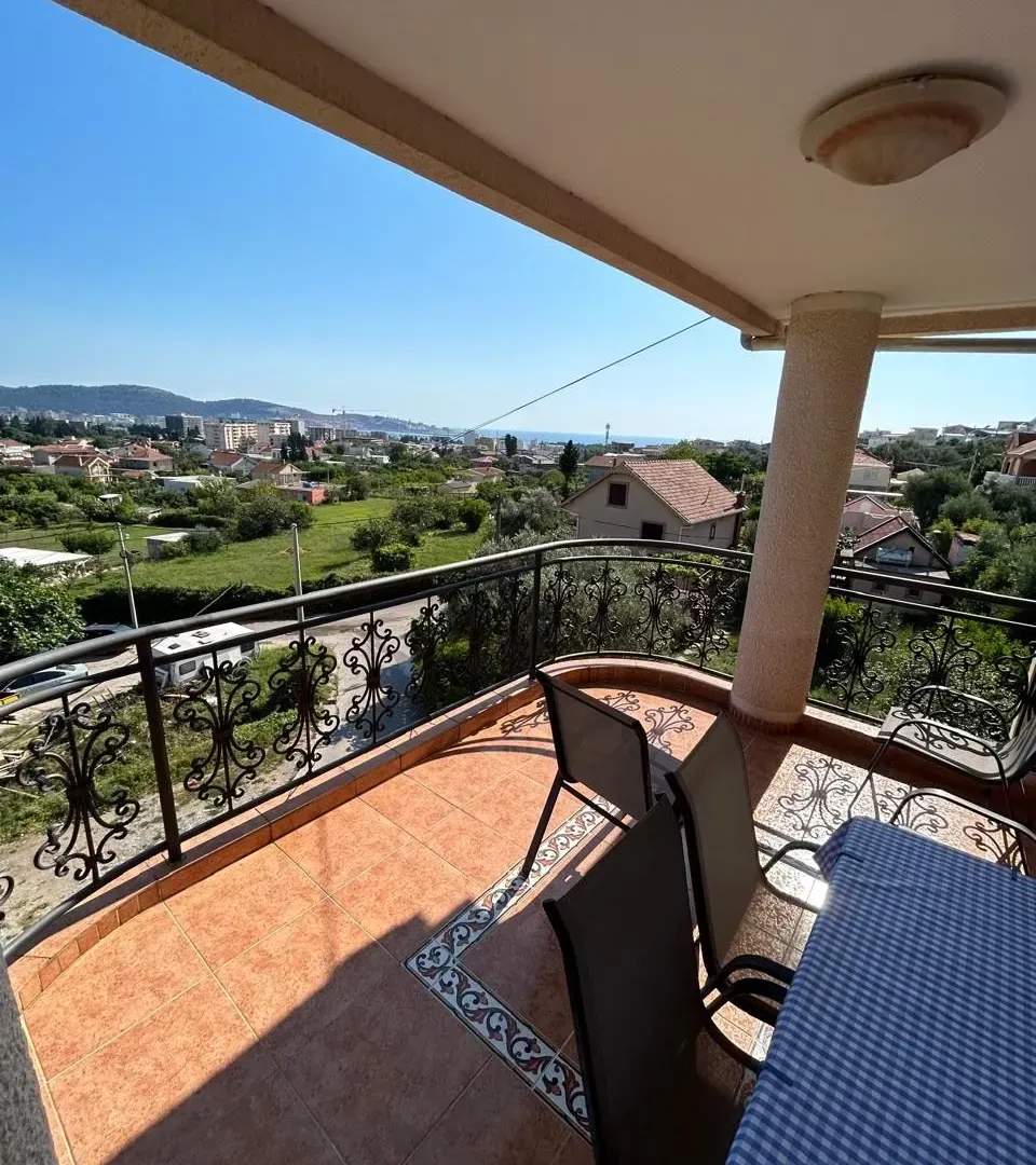 Izdavanje, kuća, 67m², Ilino, Bar