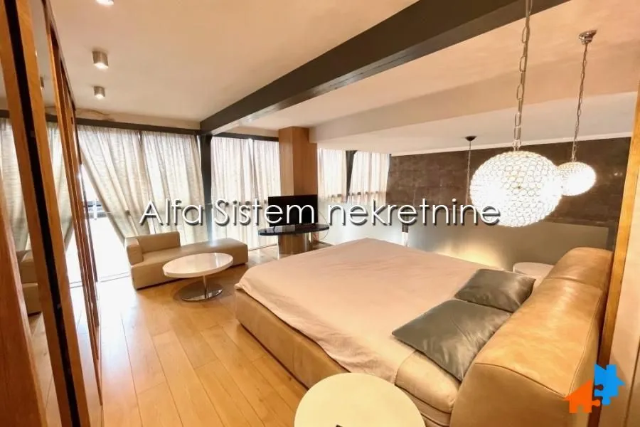 Izdavanje, dvosoban stan, 209m², Kalenić Pijaca, Vračar Sve Podlokacije