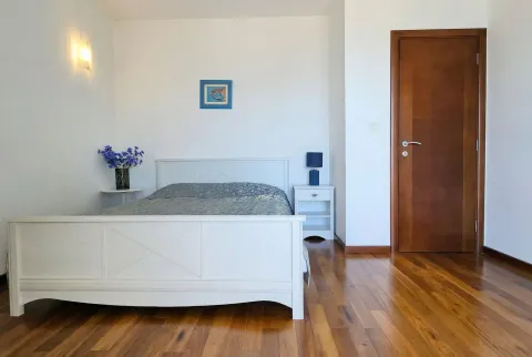 Prodaja, četvorosoban stan, 90m², Tivat, Crna Gora - image 11