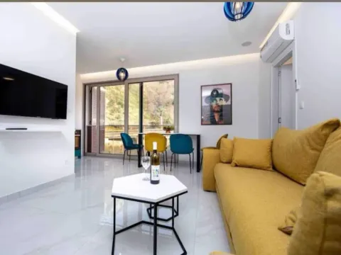 Izdavanje, jednosoban stan, 41m², Rafailovići, Budva - image 3