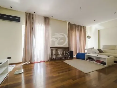 Sale, house, 274m², Partizanov Stadion, Beograd - image 1