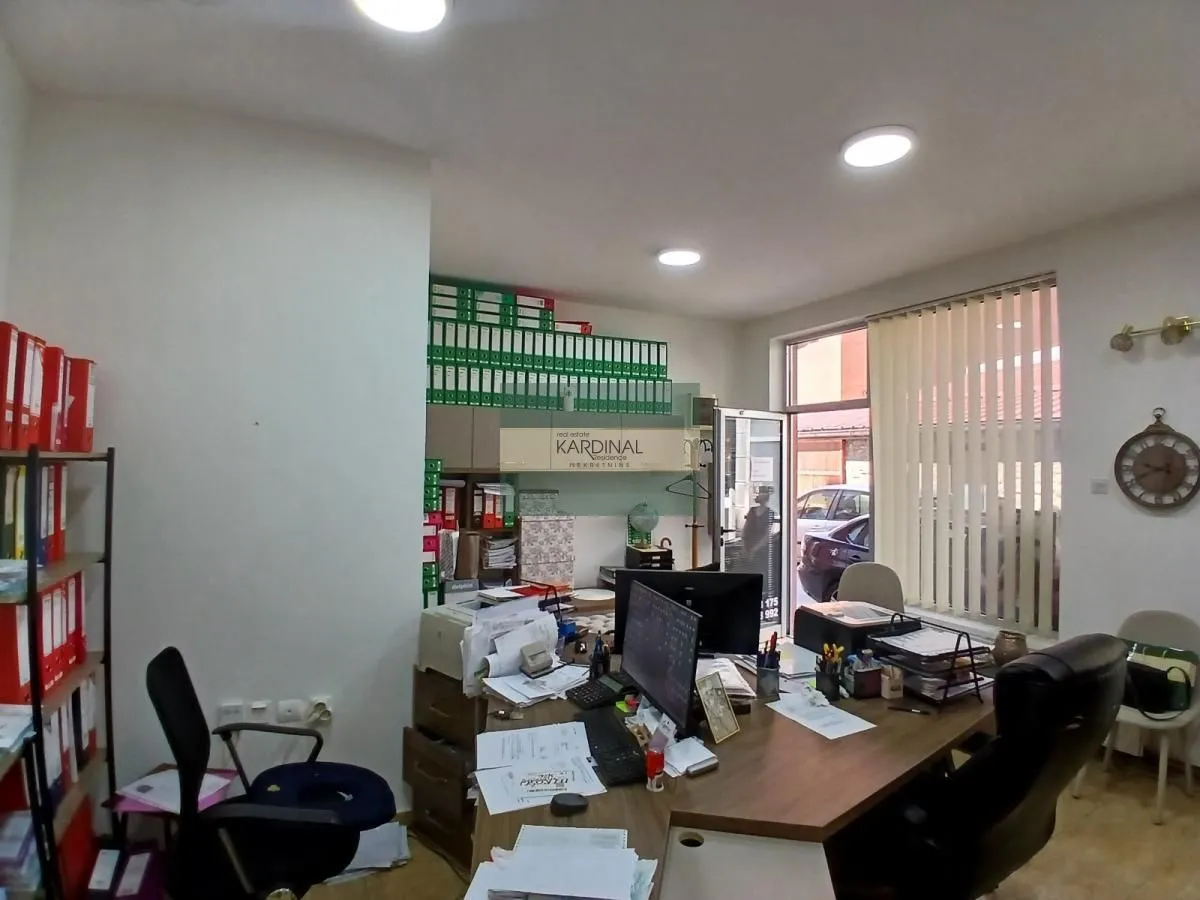 Prodaja, poslovni prostor, 28m², Centar, Jagodina