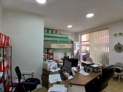 Prodaja, poslovni prostor, 28m², Centar, Jagodina - image 4