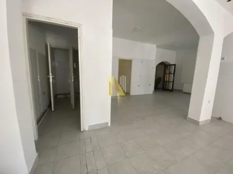 Izdavanje, poslovni prostor, 97m², Petrovaradin, Novi Sad - image 4
