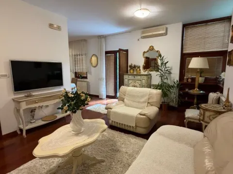 Rent, three bedroom apartment, 100m², Gorica C, Podgorica - image 2