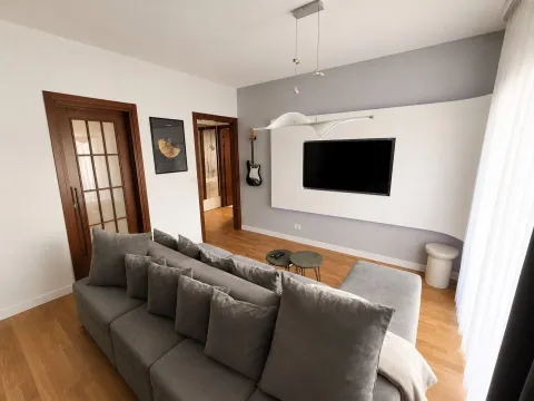 Izdavanje, jednosoban stan, 50m², City Kvart, Podgorica - image 8
