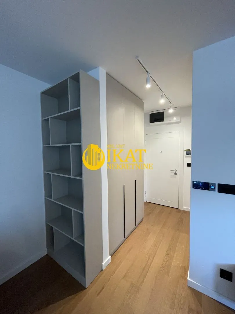 Rent, two bedroom apartment, 65m², Crveni Krst, Beograd