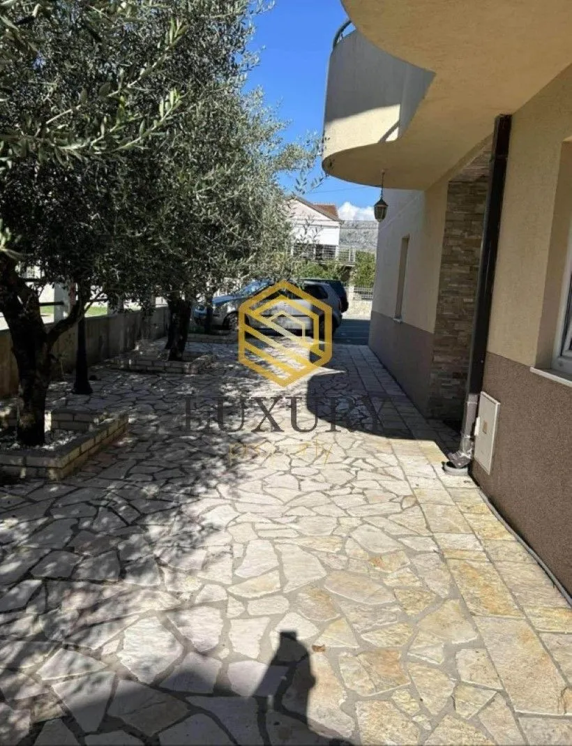 Prodaja, jednosoban stan, 60m², Zagorič, Podgorica