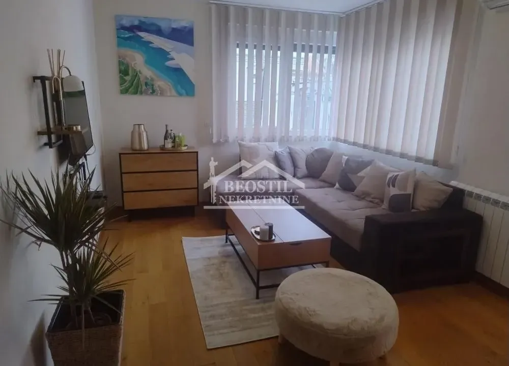 Rent, one bedroom apartment, 35m², Čubura, Beograd