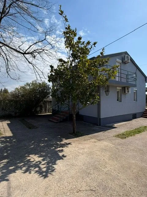 Rent, house, 100m², Zeta, Podgorica