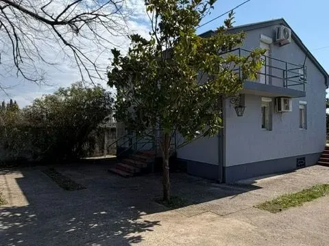 Izdavanje, kuća, 100m², Zeta, Podgorica - image 14