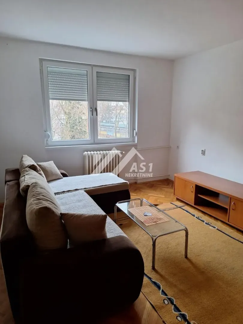 Izdavanje, jednosoban stan, 30m², Banatić, Novi Sad Sve Podlokacije