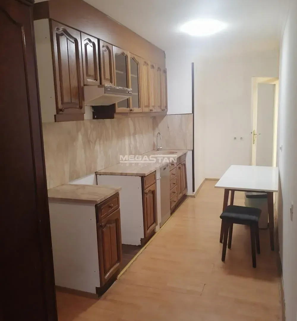 Rent, four bedroom apartment, 115m², Kalenić Pijaca, Vračar Sve Podlokacije