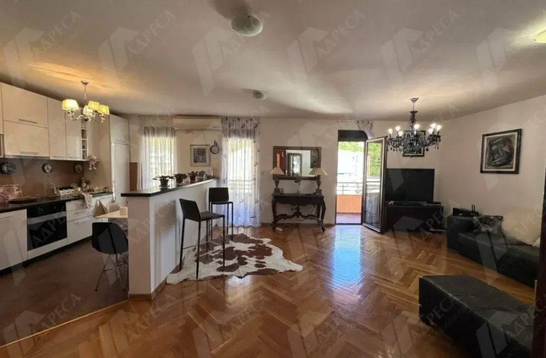 Prodaja, trosoban stan, 99m², Podmaine, Budva