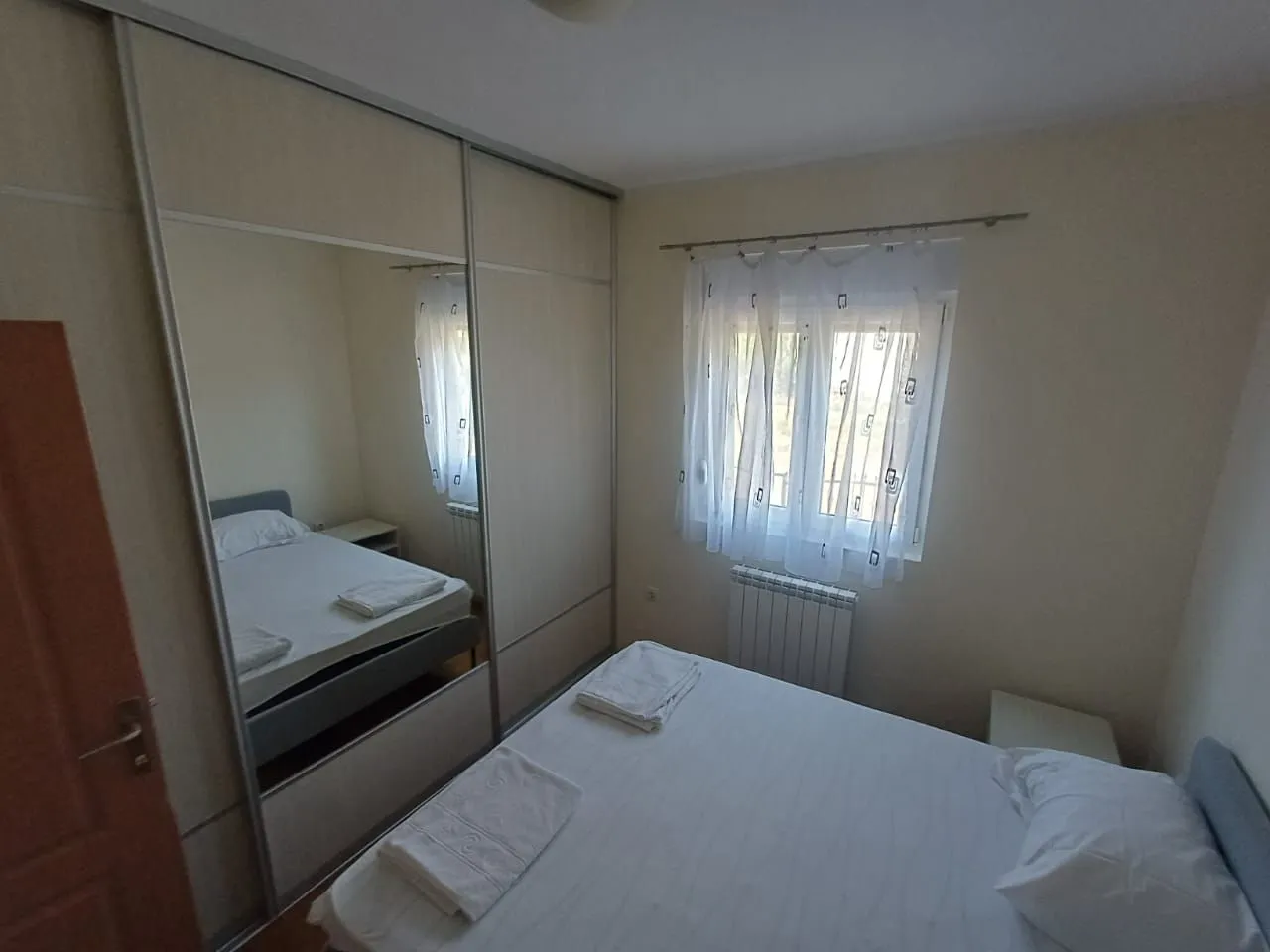 Izdavanje, trosoban stan, 95m², Zelenika, Herceg Novi