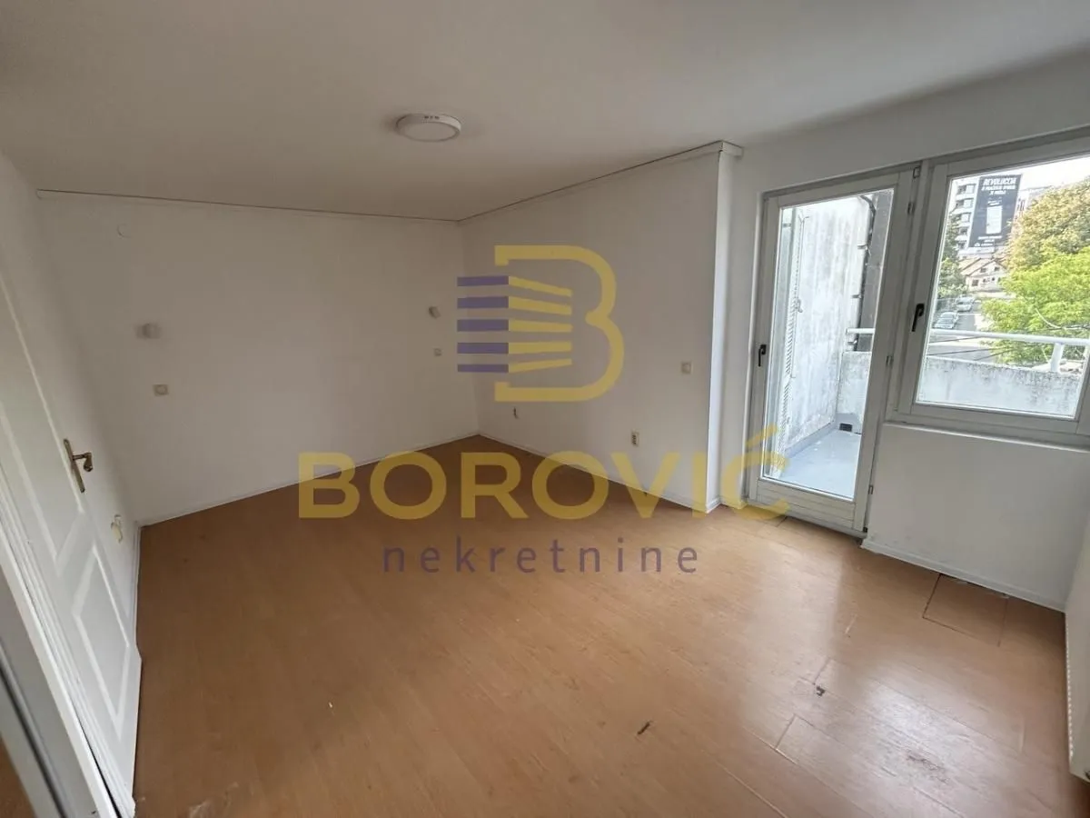 Sale, apartment, 176m², Autokomanda, Voždovac Sve Podlokacije