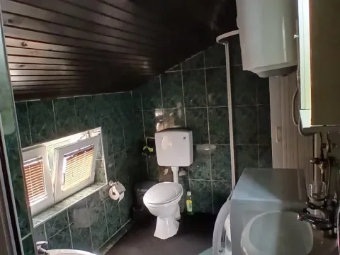 Izdavanje, garsonjera, 30m², Radanovići, Kotor - image 11