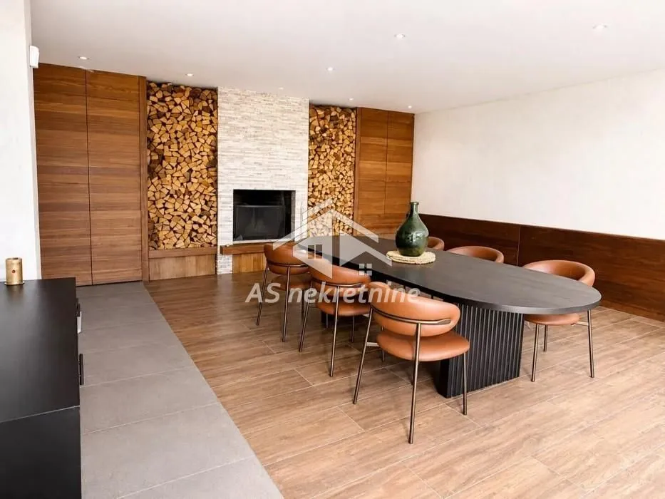 Izdavanje, četvorosoban stan, 160m², Vračar Hram, Vračar Sve Podlokacije