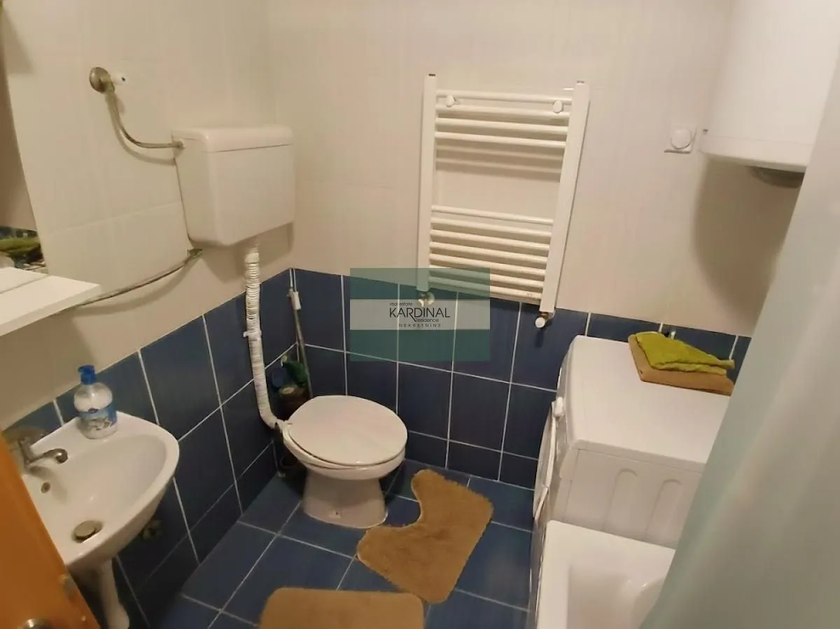 Prodaja, trosoban stan, 71m², Centar, Jagodina