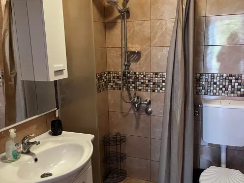 Izdavanje, dvosoban stan, 60m², Masline, Podgorica - image 11