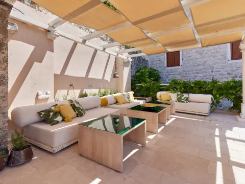 Rent, house, 2117m², Kotor, Crna Gora - image 12