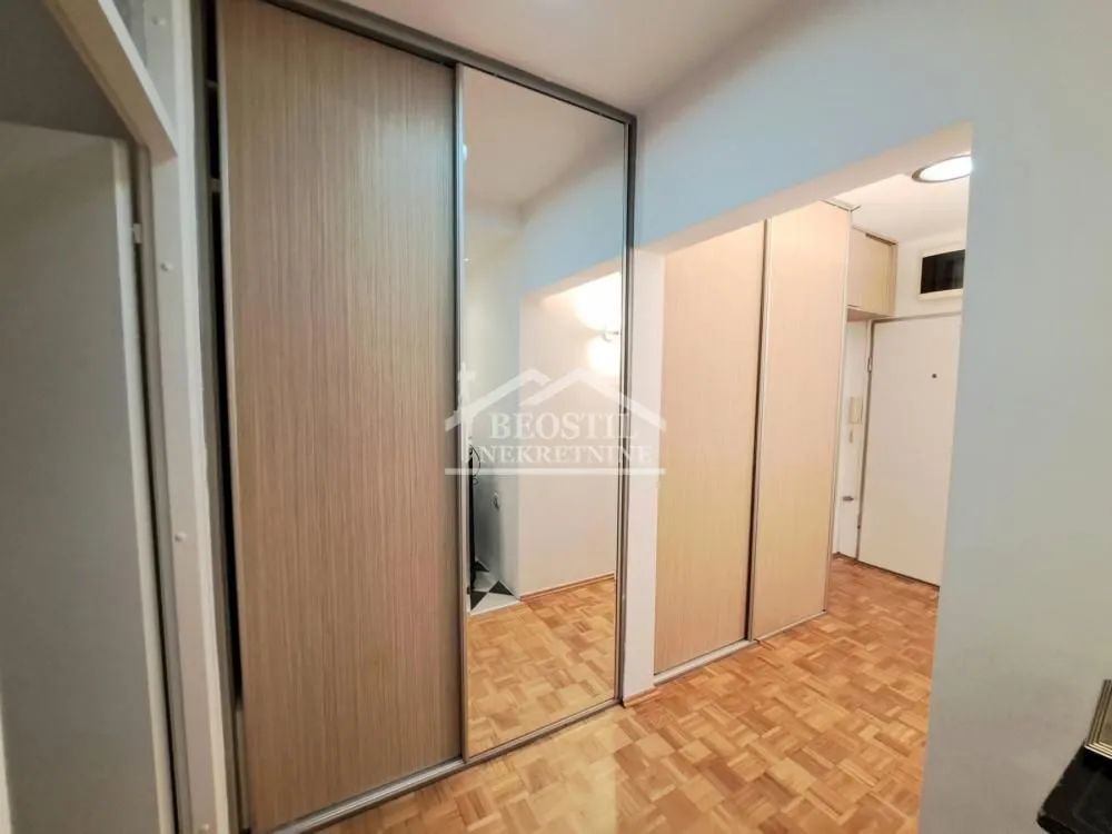 Prodaja, dvosoban stan, 61m², Novi Beograd Blok 71, Novi Beograd Sve Podlokacije