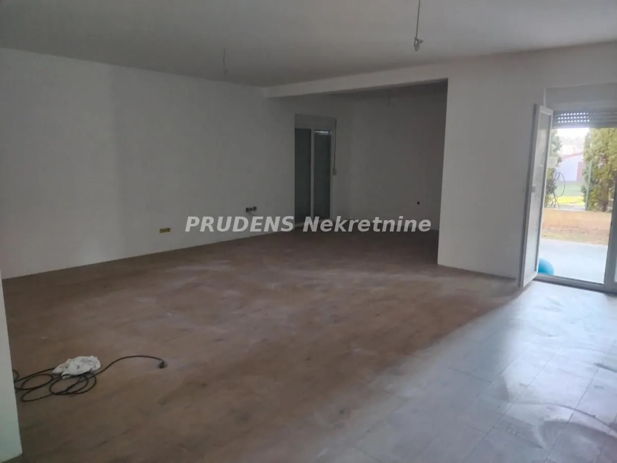 Sale, house, 281m², Surčin, Beograd