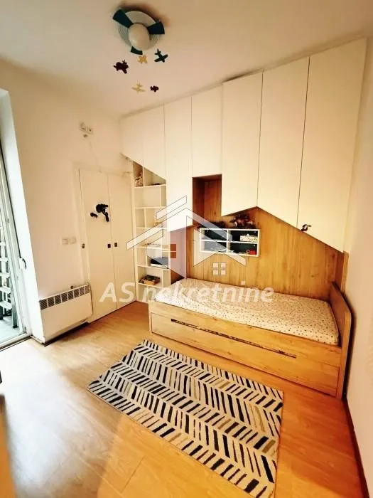 Rent, apartment, 68m², Kalenić Pijaca, Vračar Sve Podlokacije