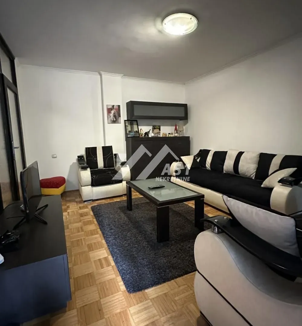 Izdavanje, dvosoban stan, 56m², Bulevar Oslobodjenja, Novi Sad Sve Podlokacije