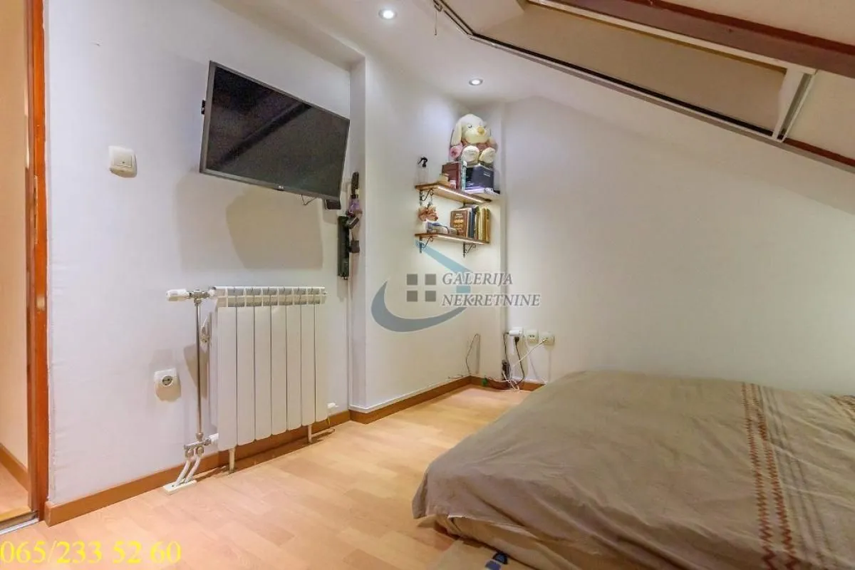 Sale, four bedroom apartment, 104m², Stari Grad, Beograd
