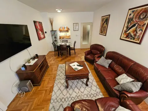 Izdavanje, dvosoban stan, 80m², Preko Morače, Podgorica - image 1