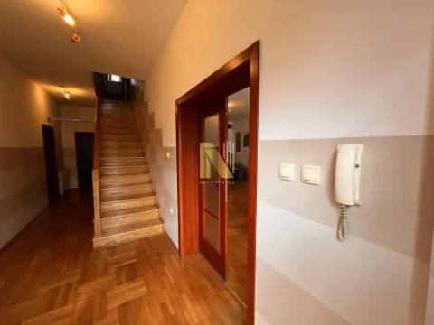 Izdavanje, poslovni prostor, 240m², Sajmište, Novi Sad - image 6