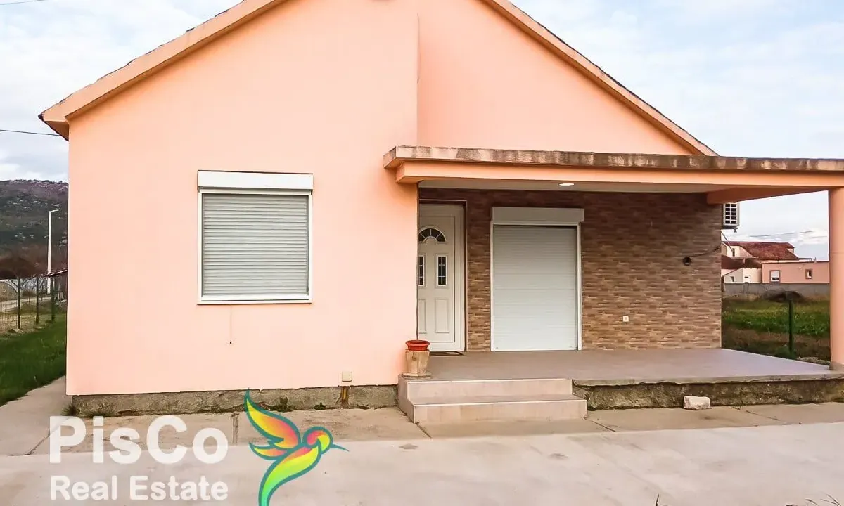 Izdavanje, kuća, 100m², Podgorica, Crna Gora