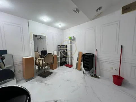 Izdavanje, poslovni prostor, 17m², Centar, Novi Sad - image 2