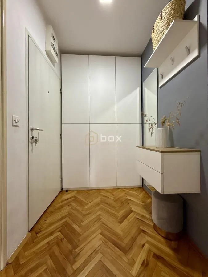 Prodaja, dvosoban stan, 63m², Crveni Krst, Niš