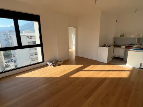 Sale, two bedroom apartment, 81m², Centar, Bar - image 2
