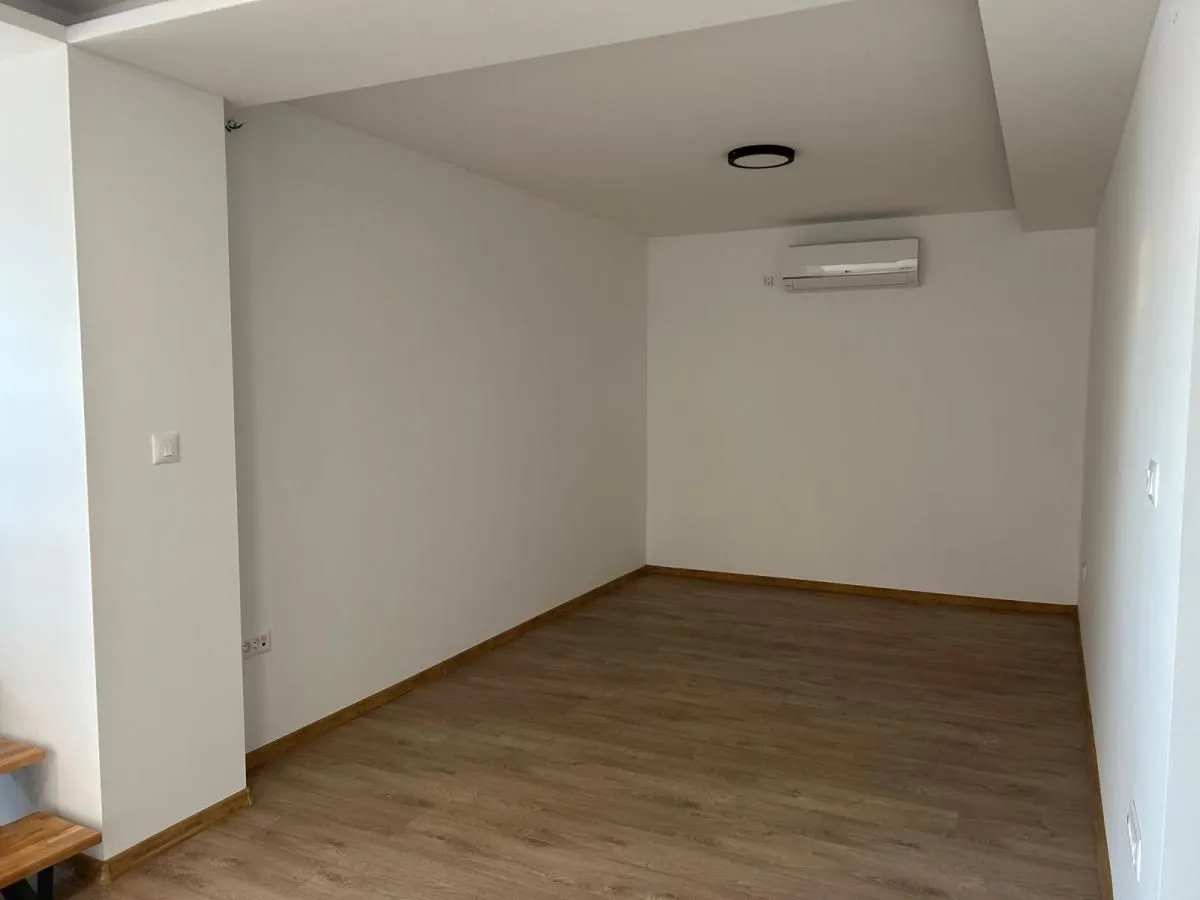Rent, office space, 230m², Centar, Niš
