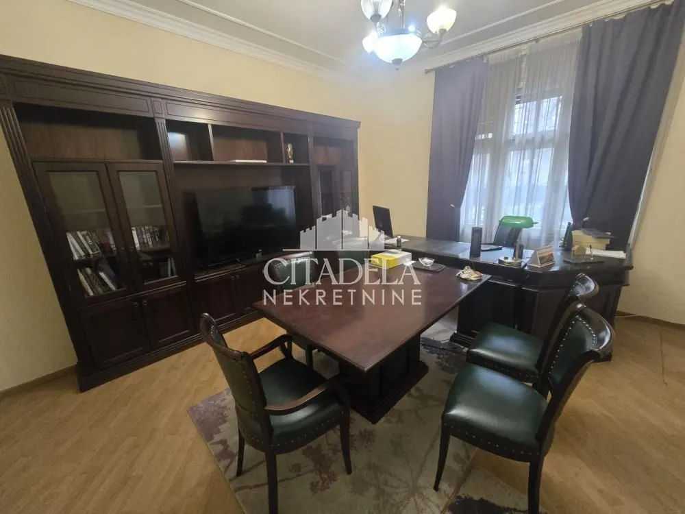 Izdavanje, četvorosoban stan, 100m², Stari Grad, Beograd