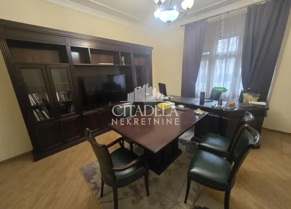 Izdavanje, četvorosoban stan, 100m², Stari Grad, Beograd