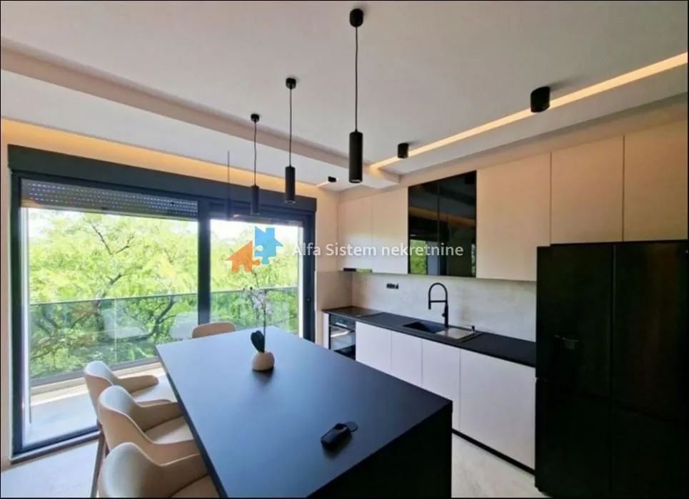 Izdavanje, trosoban stan, 82m², Zeleno Brdo, Zvezdara Sve Podlokacije