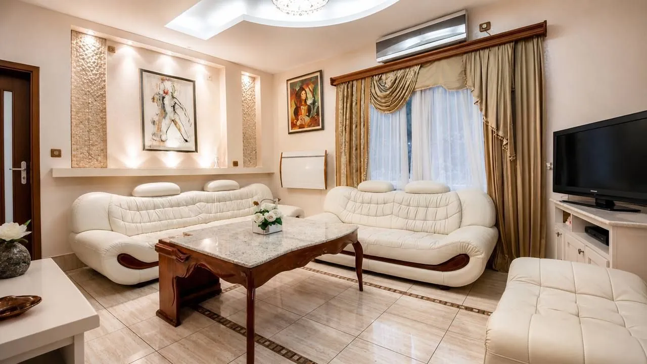 Sale, house, 200m², Bečići, Budva