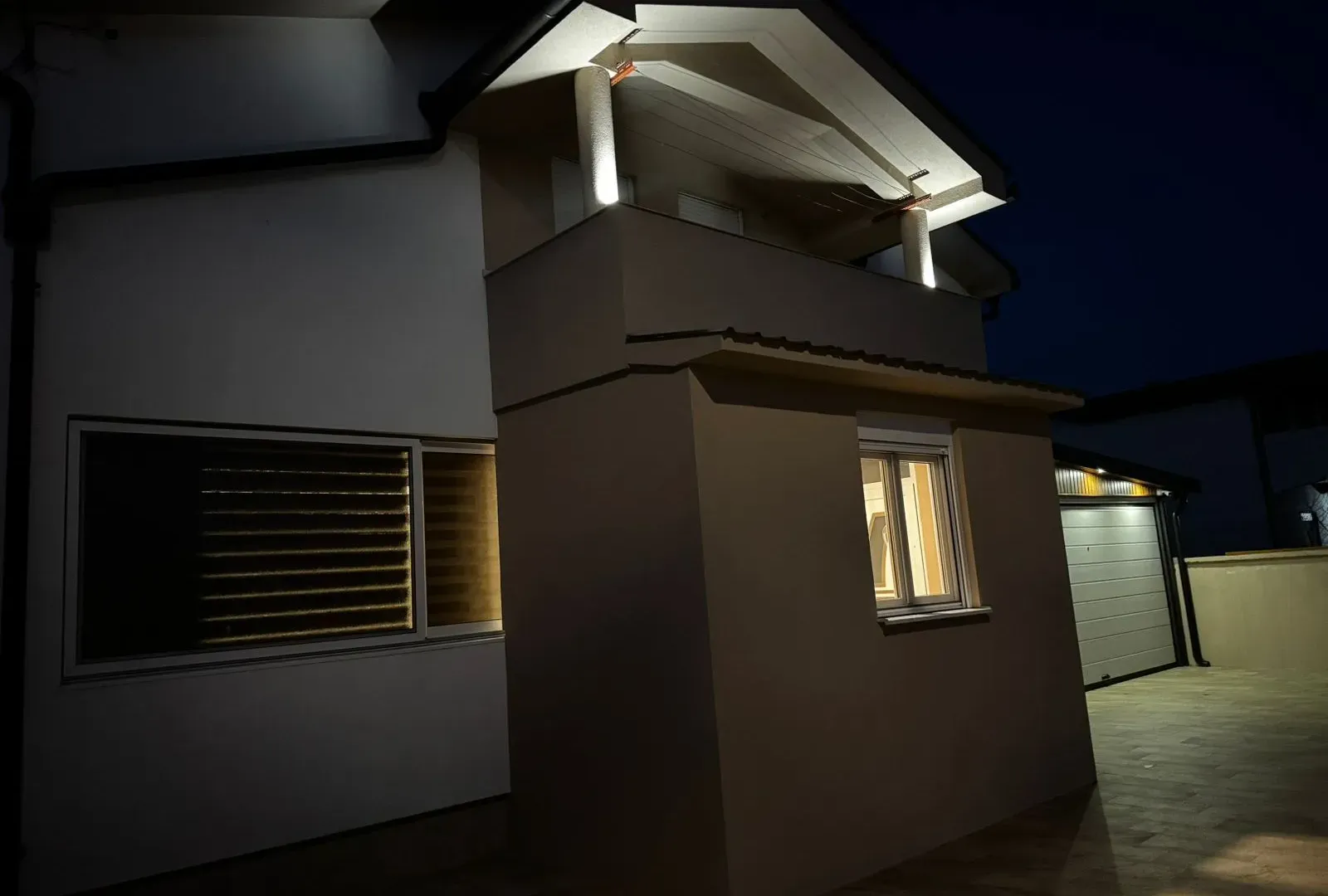 Prodaja, kuća, 200m², Karaburško Polje, Podgorica