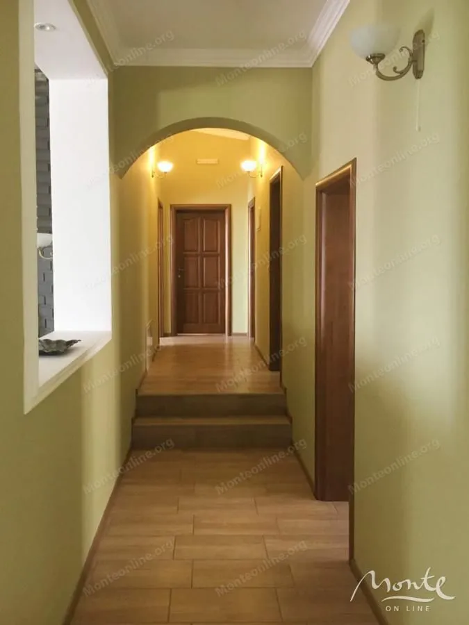 Prodaja, kuća, 380m², Dobre Vode, Bar