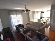 Izdavanje, dvosoban stan, 80m², Centar, Tivat - image 1