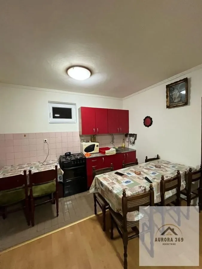 Izdavanje, kuća, 100m², Ruma, Srbija